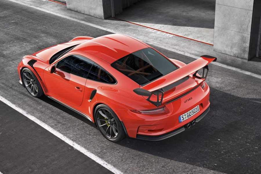 Porsche 911 GT3 RS overhead