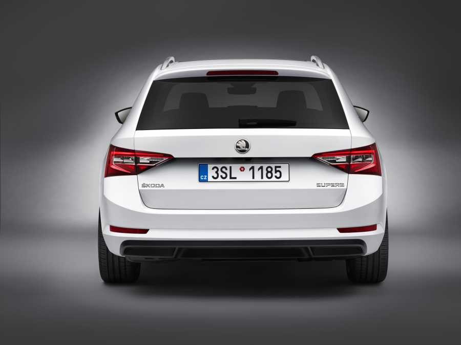 Skoda Superb Estate rear