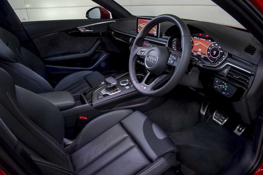 AudiA4Avant4